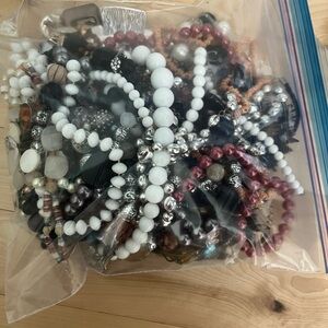 Assorted Women's Jewelry Set